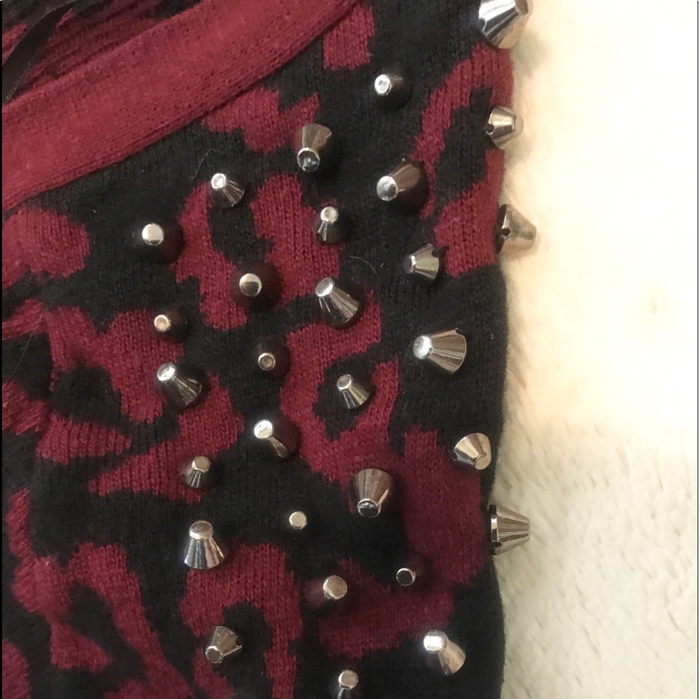 👑✅PRICE FIRM✅ Red Leopard Cardigan with studded details - Picture 3 of 10